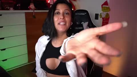 Snapshot of tiny_panther chatting on 15, 12, 2024 Ana Molly online show from 15, 12, 2024