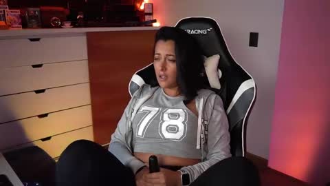 Snapshot of tiny_panther chatting on 9, 1, 2025 Ana Molly online show from 9, 1, 2025