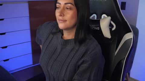 Snapshot of tiny_panther chatting on 14, 1, 2025 Ana Molly online show from 14, 1, 2025