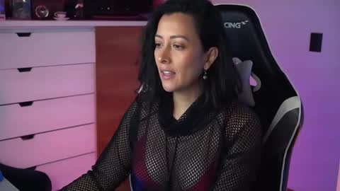 Snapshot of tiny_panther chatting on 21, 1, 2025 Ana Molly online show from 21, 1, 2025