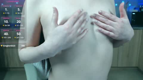 Snapshot of tiny_pixiee chatting on 1, 1, 2025 Kira online show from 1, 1, 2025