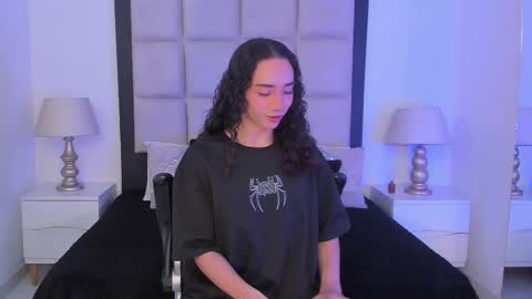 Snapshot of tiny_thomm chatting on 24, 2, 2026 Thomm Independent Model online show from 24, 2, 2026