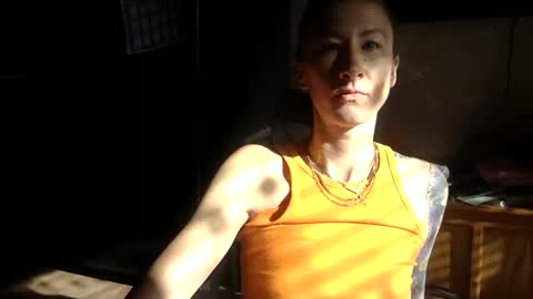 Snapshot of tinyandtatted420 chatting on 18, 12, 2025 tinyandtatted420 online show from 18, 12, 2025