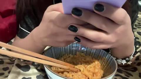 tinydaisy22 online show from 29, 11, 2025