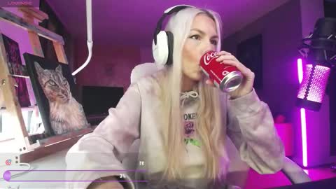 stage Kylie Sinner  brand CLITBAIT online show from 3, 3, 2026