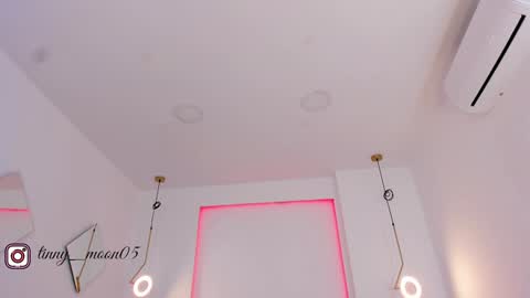 Luna  online show from 3, 2, 2025