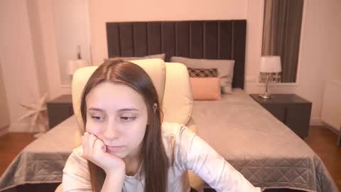 tinynataliee online show from 20, 12, 2025