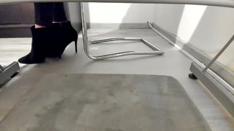 Anna online show from 6, 1, 2025