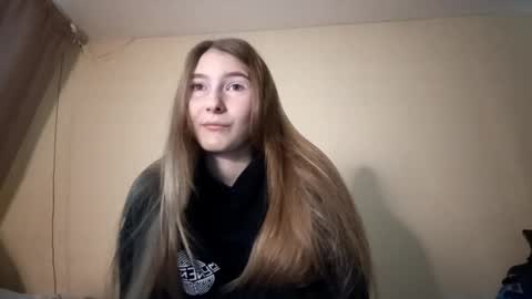 Hi Im Carry 18 years old online show from 17, 12, 2025