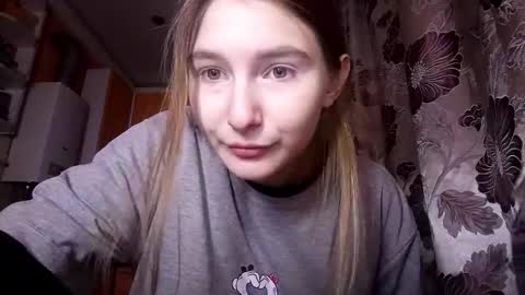 Hi Im Carry 18 years old online show from 1, 2, 2026