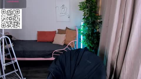 2 GMT Mo Tu We Th Fr 10am-4am online show from 3, 11, 2025