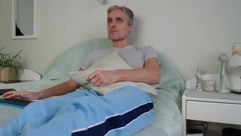 Daniel Bisexual uncut 20cm online show from 23, 12, 2024