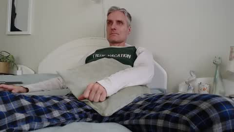 Daniel Bisexual uncut 20cm online show from 2, 2, 2025