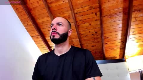 Snapshot of tom_bailey_ chatting on 10, 11, 2025 online show from 10, 11, 2025