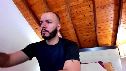   online show from 1, 12, 2025