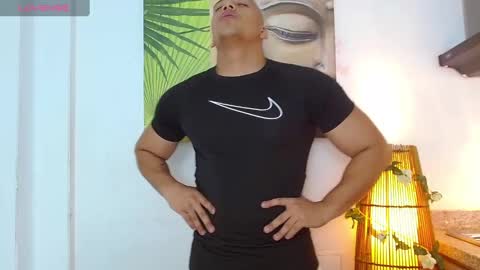 Tom muscle1 online show from 22, 2, 2025