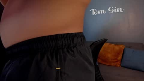 Snapshot of tom_sin_ chatting on 25, 12, 2024 Tom Sin online show from 25, 12, 2024