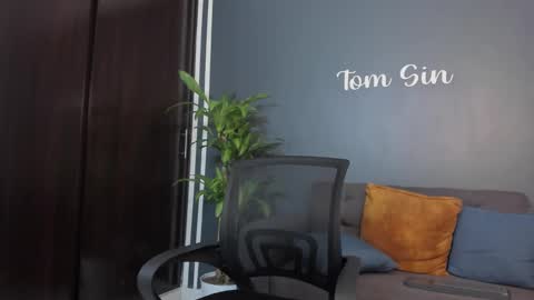 Snapshot of tom_sin_ chatting on 31, 12, 2024 Tom Sin online show from 31, 12, 2024