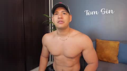 Snapshot of tom_sin_ chatting on 18, 1, 2025 Tom Sin online show from 18, 1, 2025