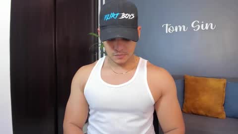 Snapshot of tom_sin_ chatting on 20, 1, 2025 Tom Sin online show from 20, 1, 2025