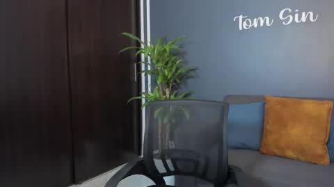 Snapshot of tom_sin_ chatting on 24, 1, 2025 Tom Sin online show from 24, 1, 2025