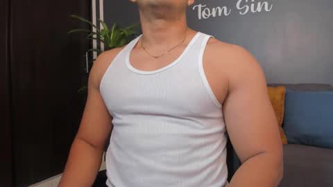 Snapshot of tom_sin_ chatting on 13, 2, 2025 Tom Sin online show from 13, 2, 2025