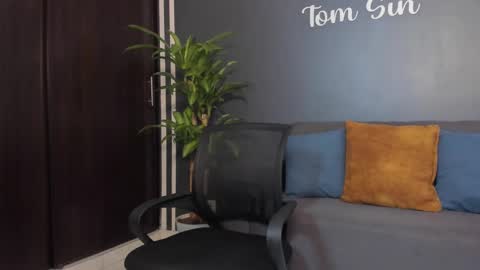 Snapshot of tom_sin_ chatting on 13, 2, 2025 Tom Sin online show from 13, 2, 2025