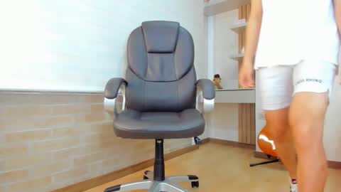 Tom Bardem online show from 21, 12, 2025