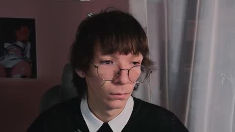 Snapshot of tommiehi chatting on 13, 11, 2025 Tommie online show from 13, 11, 2025