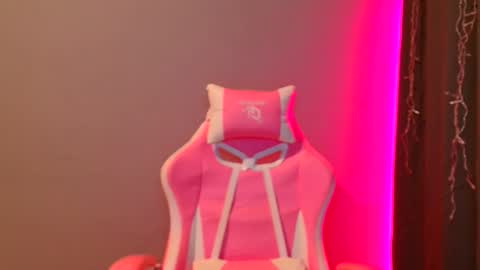 Snapshot of tommioo7 chatting on 19, 2, 2025 Galadriel online show from 19, 2, 2025