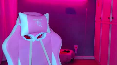 Snapshot of tommioo7 chatting on 8, 11, 2025 Galadriel online show from 8, 11, 2025