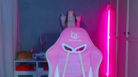 Snapshot of tommioo7 chatting on 30, 11, 2025 Galadriel online show from 30, 11, 2025