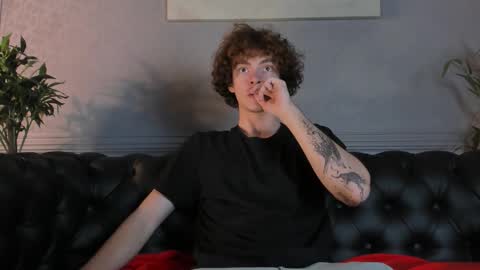 Snapshot of tommy_jamm chatting on 13, 11, 2025 Tommy online show from 13, 11, 2025