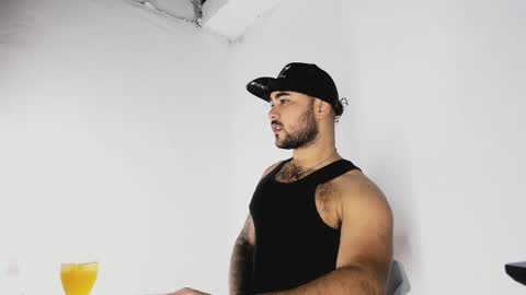 Snapshot of tommy_sccott chatting on 25, 10, 2025 tommy_sccott online show from 25, 10, 2025