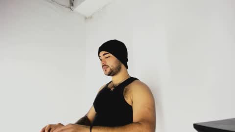 Snapshot of tommy_sccott chatting on 4, 11, 2025 tommy_sccott online show from 4, 11, 2025