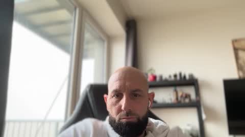 Snapshot of tommyx01 chatting on 4, 3, 2026 Thomas Fit online show from 4, 3, 2026