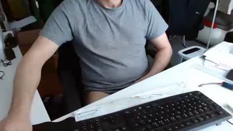 Snapshot of tomtom02029 chatting on 2, 3, 2026 Tom online show from 2, 3, 2026