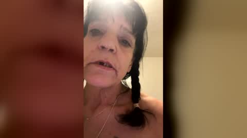 toni6967 online show from 4, 12, 2025