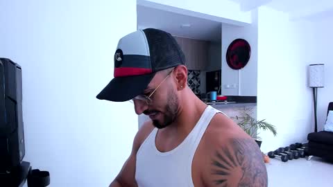 tony muscle1 online show from 23, 2, 2025