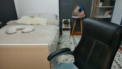 Snapshot of toplegs chatting on 1, 10, 2025 Anda online show from 1, 10, 2025