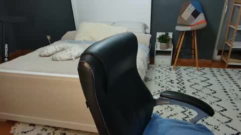 Snapshot of toplegs chatting on 3, 10, 2025 Anda online show from 3, 10, 2025