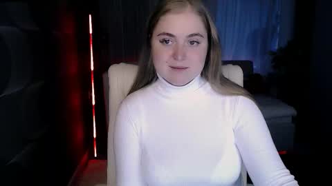 Snapshot of tori_blond chatting on 19, 3, 2026 tori_blond online show from 19, 3, 2026