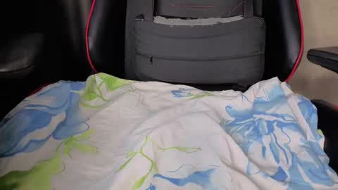 Snapshot of touch_me8 chatting on 23, 10, 2025 Arti online show from 23, 10, 2025