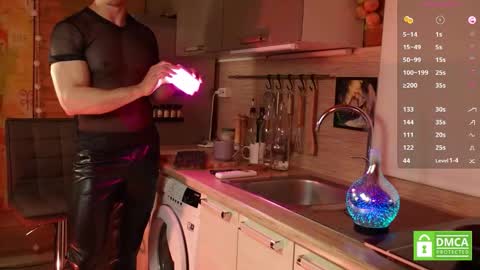 Snapshot of touch_of_eros chatting on 19, 11, 2025 Paul online show from 19, 11, 2025