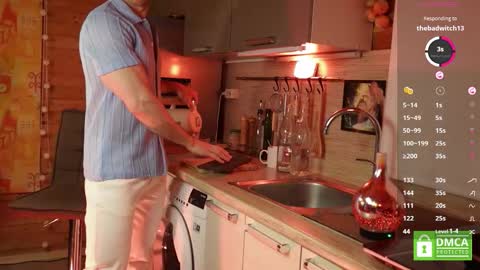 Snapshot of touch_of_eros chatting on 26, 11, 2025 Paul online show from 26, 11, 2025