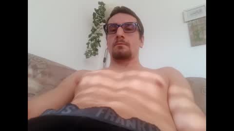 Snapshot of towlie90 chatting on 17, 12, 2024 towlie90 online show from 17, 12, 2024