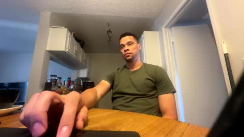 Snapshot of townsone chatting on 5, 11, 2025 townsone online show from 5, 11, 2025