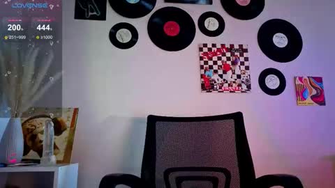 Snapshot of tox1ccherry chatting on 3, 3, 2026 Melina online show from 3, 3, 2026