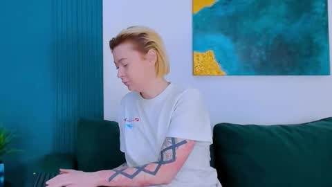 tracycurtis online show from 27, 9, 2025