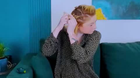 tracycurtis online show from 30, 9, 2025